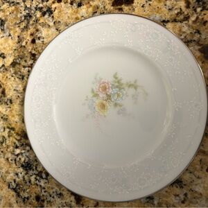 Vintage floral mini plate